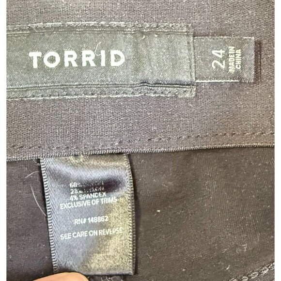 Torrid Womens Black Ponte Shorts Plus Size 24 No Slip Waistband Flat Front - Picture 8 of 9